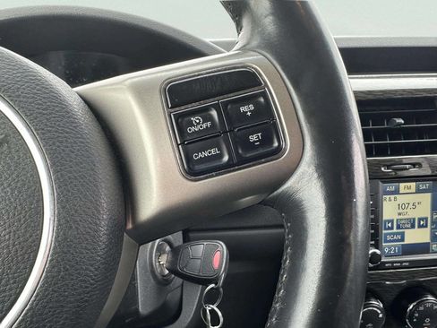 Used 2011 Jeep Liberty Limited w/ Sky's The Limit Group AWD/4WD image 22