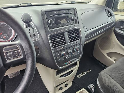 Used 2012 Dodge Grand Caravan SE FWD image 27