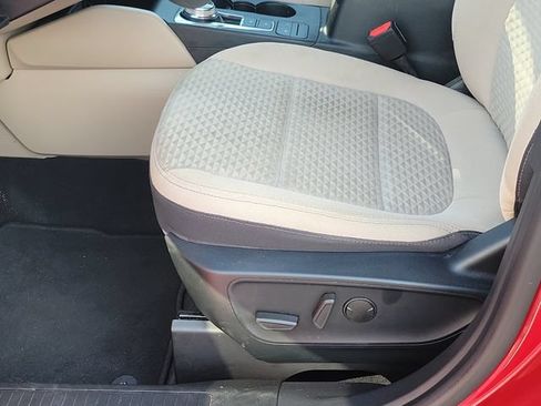 Used 2020 Ford Escape SE FWD image 9
