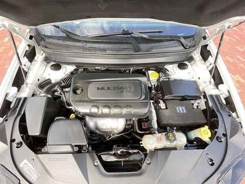 Used 2021 Jeep Cherokee Latitude FWD image 22