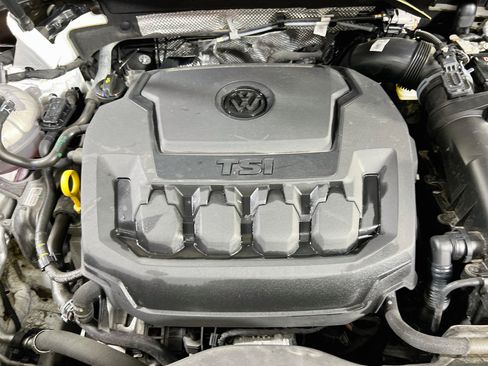 Used 2023 Volkswagen Tiguan SE AWD/4WD image 28