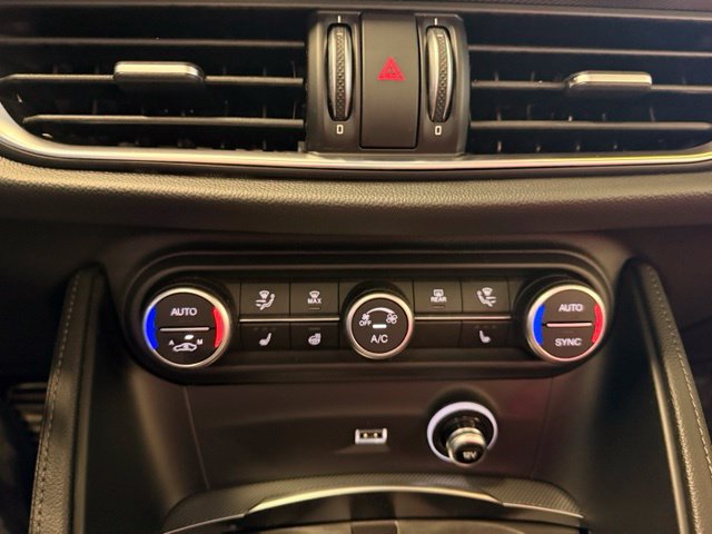 Used 2024 Alfa Romeo Stelvio Veloce AWD/4WD image 21