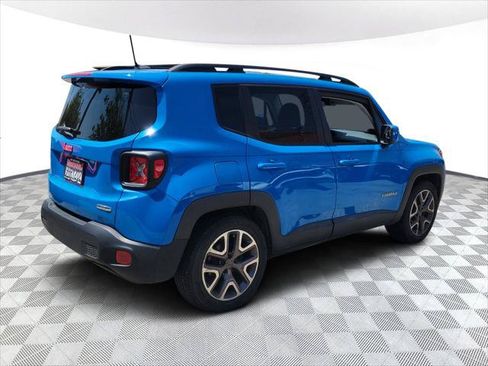 Used 2015 Jeep Renegade Latitude FWD image 4