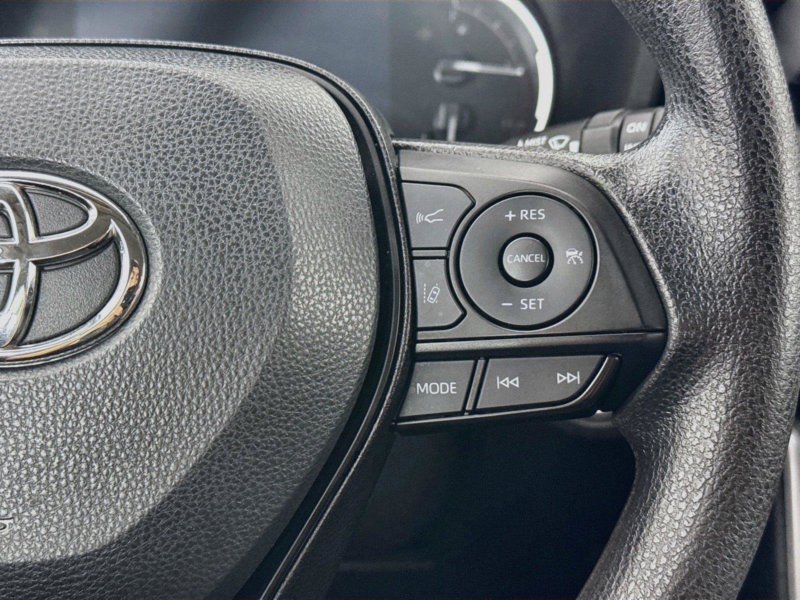 Certified 2025 Toyota RAV4 XLE AWD/4WD image 18