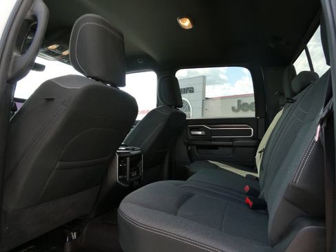 Used 2022 RAM 2500 Big Horn w/ Level C Equiment Group AWD/4WD image 17