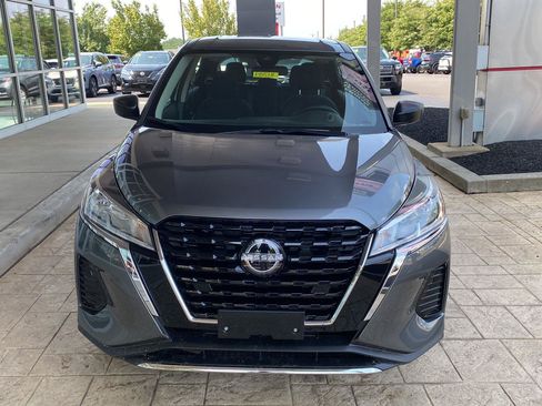 Certified 2025 Nissan Kicks Play S FWD image 2