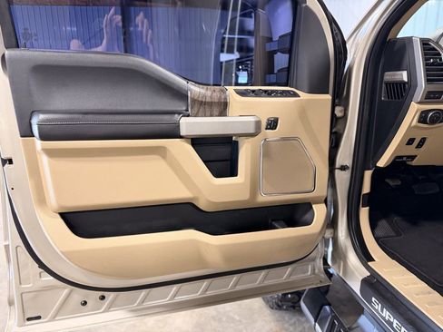Used 2017 Ford F250 Lariat w/ Lariat Ultimate Package AWD/4WD image 13