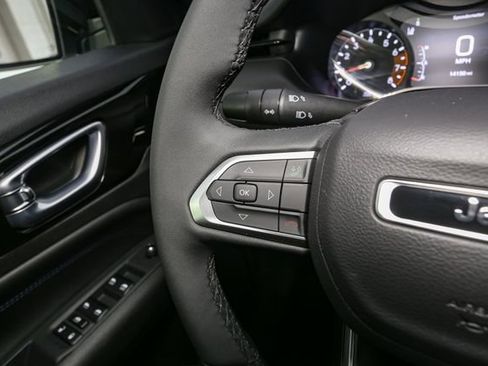 Used 2026 Jeep Compass Limited AWD/4WD image 30