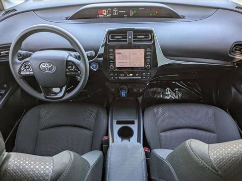 Used 2022 Toyota Prius LE image 16
