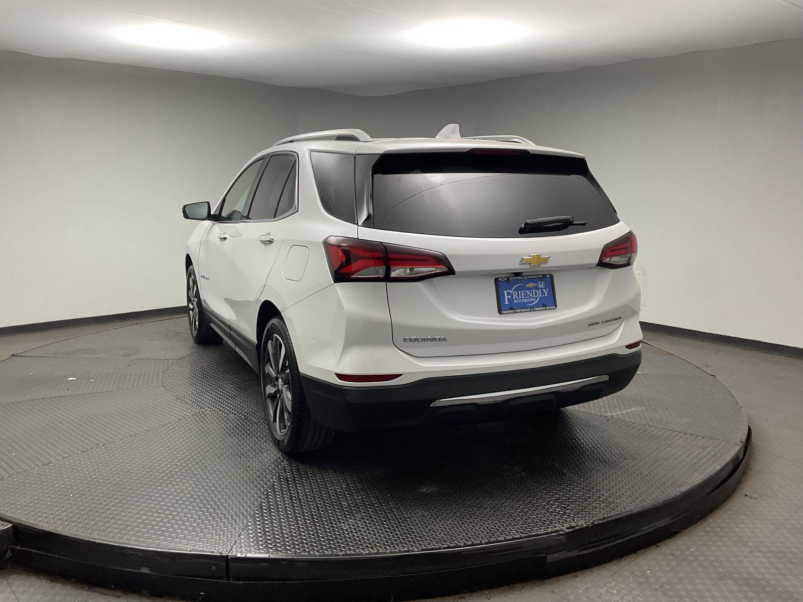 Used 2022 Chevrolet Equinox Premier AWD/4WD image 5