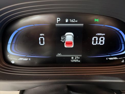 Used 2024 Hyundai Venue SEL image 17