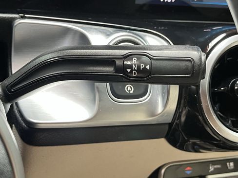 Used 2020 Mercedes-Benz GLB 250 4MATIC w/ Premium Package image 17