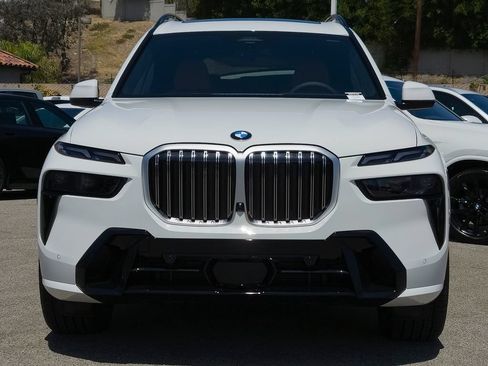 New 2027 BMW X7 xDrive40i w/ M Sport Package AWD/4WD image 2
