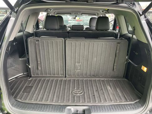 Used 2015 Toyota Highlander Plus AWD/4WD image 17