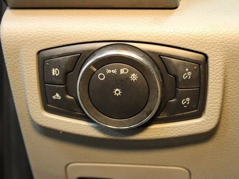 Used 2015 Ford F150 XLT image 17