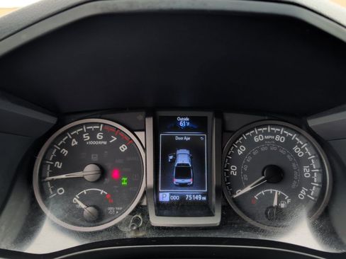 Used 2021 Toyota Tacoma TRD Off-Road w/ Technology Package AWD/4WD image 17