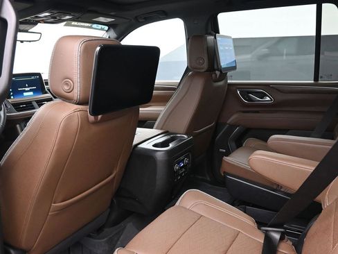 Used 2024 Chevrolet Tahoe High Country w/ Advanced Technology Package image 24