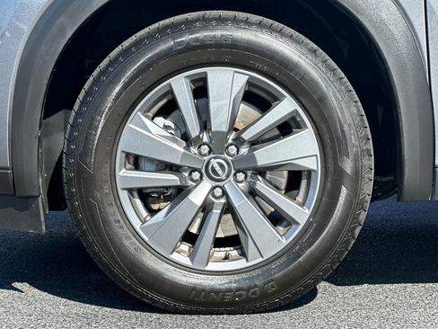 Used 2024 Nissan Pathfinder SV image 12