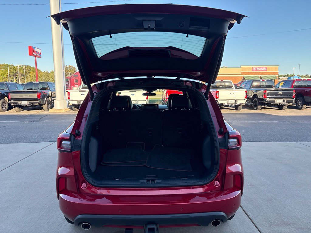 Used 2023 Ford Escape ST-Line Select w/ Tech Pack #2 AWD/4WD image 7