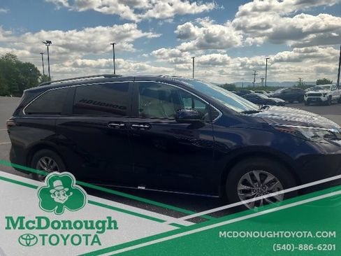 Certified 2025 Toyota Sienna XLE FWD image 5