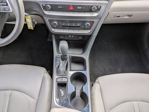 Used 2018 Hyundai Sonata SE image 19