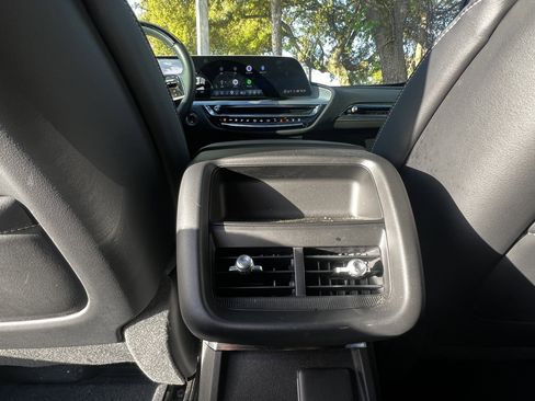 Used 2025 Cadillac Lyriq Sport image 39