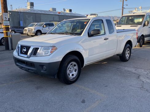 Used 2019 Nissan Frontier S image 2