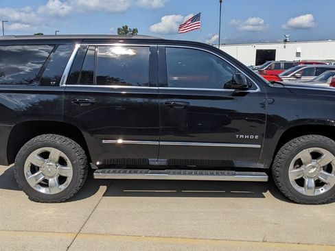 Used 2019 Chevrolet Tahoe LT w/ LT Signature Package AWD/4WD image 2