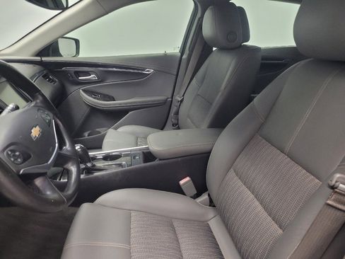 Used 2014 Chevrolet Impala LT w/ Convenience Package image 17