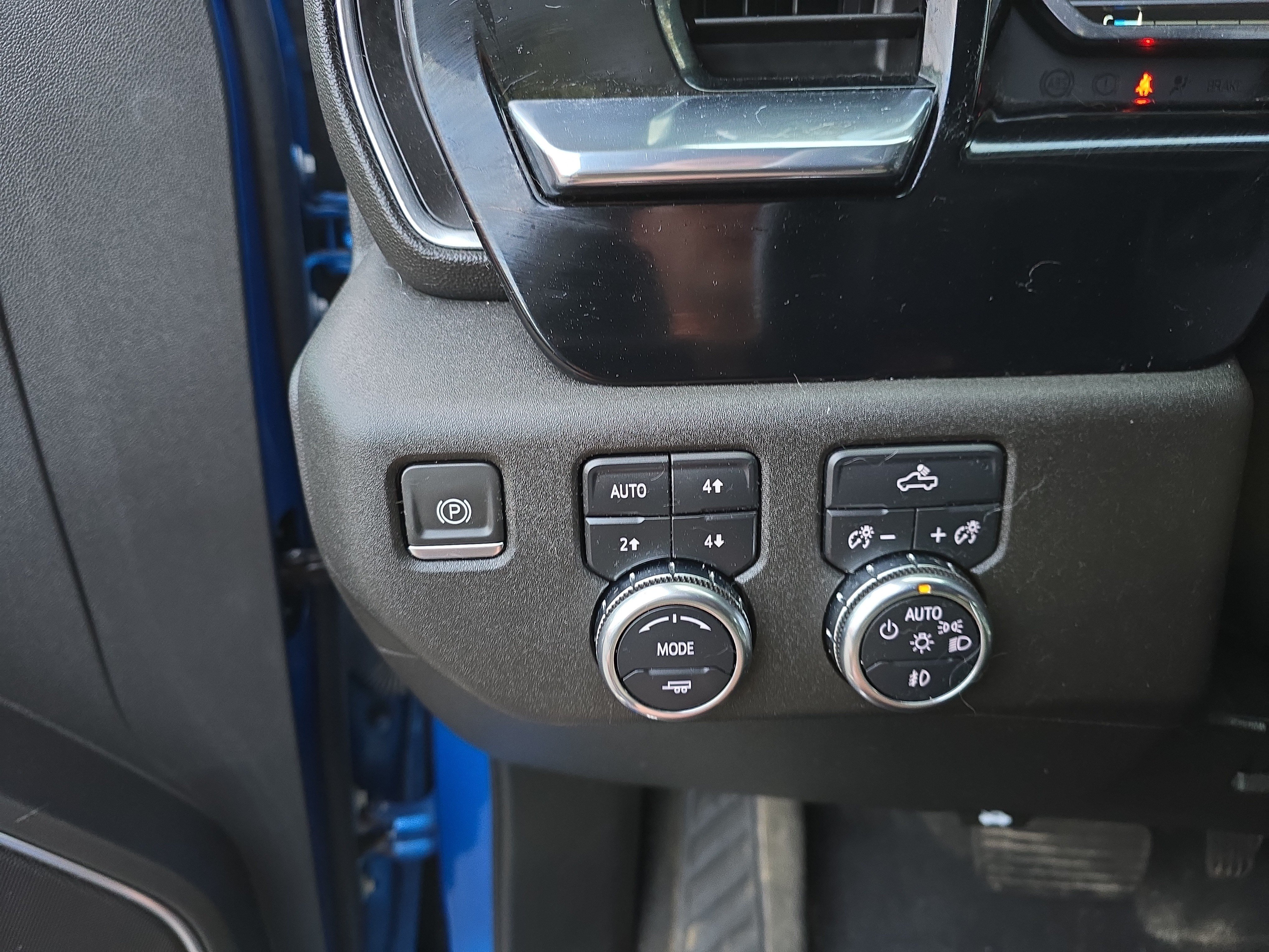 Used 2023 GMC Sierra 1500 Elevation w/ Preferred Package AWD/4WD image 26