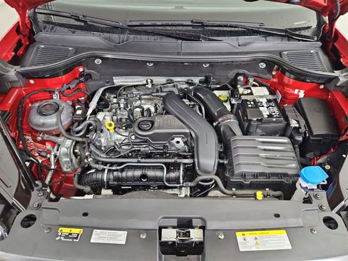 Certified 2024 Volkswagen Taos SE image 14