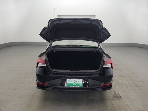 Used 2022 Hyundai Elantra SE w/ Winter Weather Package FWD image 29