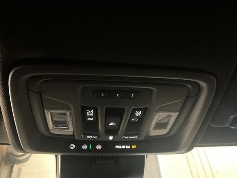 Used 2025 Chevrolet Silverado 1500 LTZ image 26