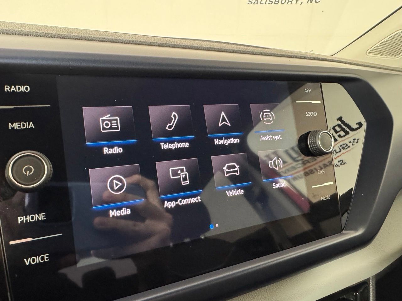 Used 2023 Volkswagen Taos SE w/ Panoramic Sunroof Package FWD image 20