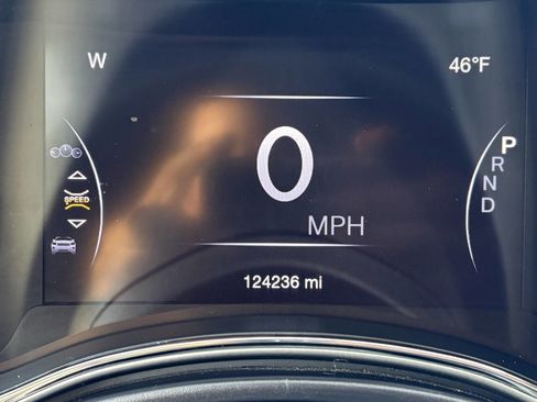 Used 2018 Jeep Grand Cherokee Laredo image 37