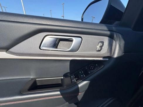Used 2025 Ford Explorer ST-Line AWD/4WD image 11