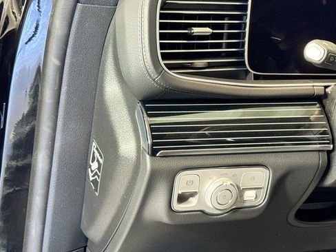 New 2026 Mercedes-Benz GLS 580 4MATIC image 10