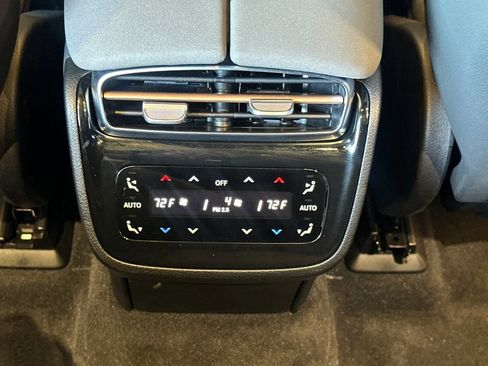 Used 2023 Mercedes-Benz EQS 580 4MATIC SUV image 19