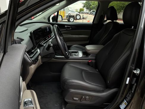 Used 2026 Kia Carnival FWD image 10