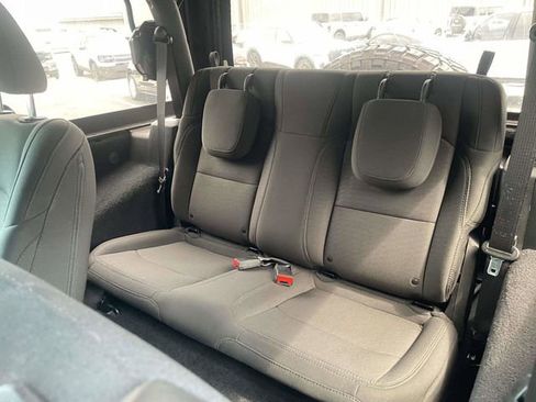 Used 2020 Jeep Wrangler Sport AWD/4WD image 12
