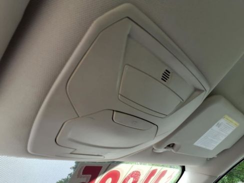 Used 2017 Ford C-MAX Energi SE image 33