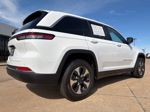 Used 2024 Jeep Grand Cherokee Limited 4xe image 18