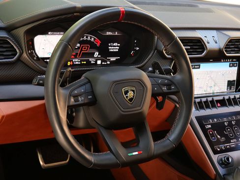Used 2023 Lamborghini Urus S AWD/4WD image 14