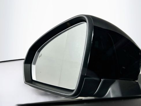Used 2023 Volkswagen Taos SEL AWD/4WD image 16