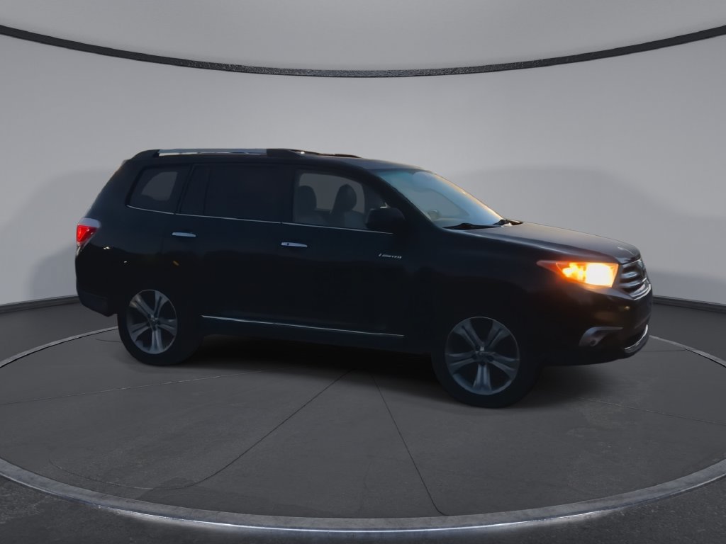 Used 2013 Toyota Highlander Limited AWD/4WD image 2