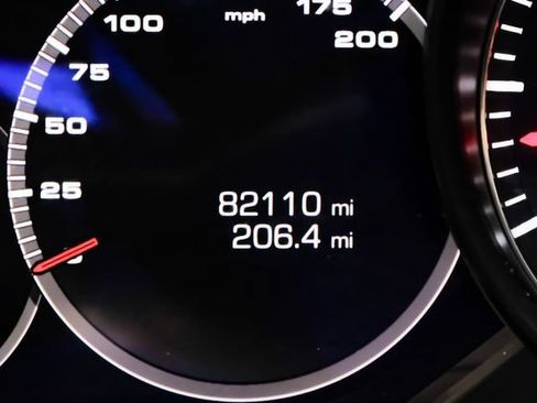 Used 2018 Porsche Panamera 4S AWD/4WD image 24