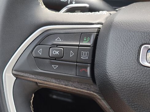 Used 2024 Jeep Grand Cherokee Limited AWD/4WD image 16