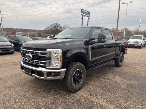 Used 2025 Ford F350 XLT w/ Tremor Off-Road Package image 3