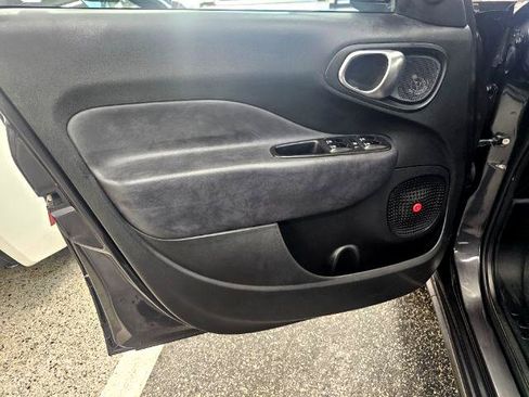 Used 2017 FIAT 500L Trekking image 24