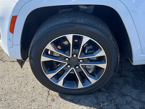 Used 2022 Jeep Grand Cherokee L Overland w/ Luxury Tech Group IV image 9